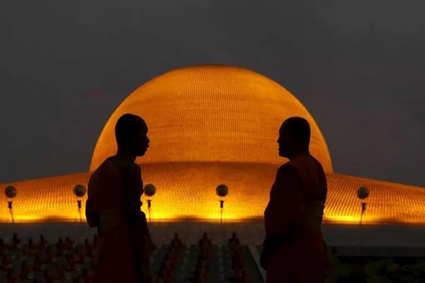 Thái Lan: Chùm ảnh thiêng liêng lễ Magha Puja tại tu viện Wat Dhammakaya