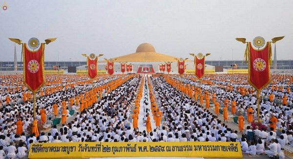 Thái Lan: Chùm ảnh thiêng liêng lễ Magha Puja tại tu viện Wat Dhammakaya