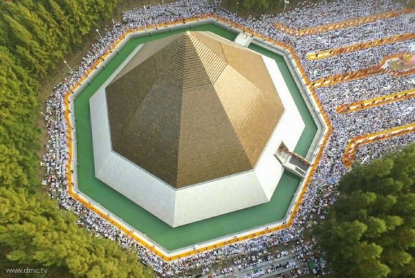 Thái Lan: Hình ảnh Tu viện Wat Phra Dhammakaya tổ chức cuộc Hành hương vì hòa bình