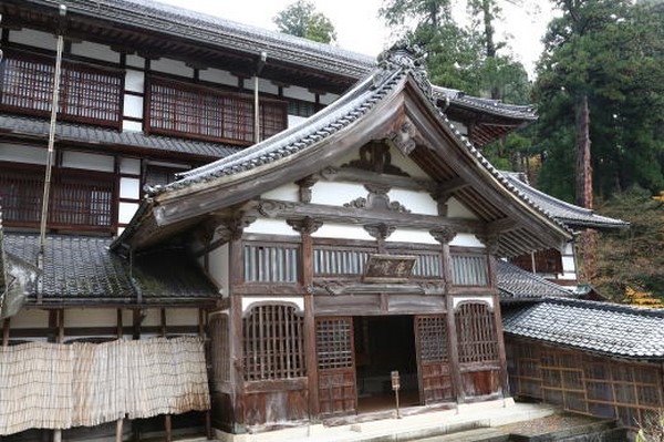 Ngôi Già lam Eihei, một trong hai Tổ đình dòng Thiền Tào Động Phật Giáo Nhật Bản