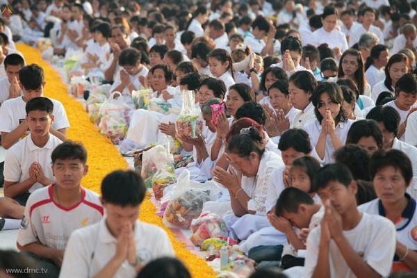 Thái Lan: Chùm ảnh diễu hành quanh Phố phường dịp kỷ niệm ngày Phật Thành đạo