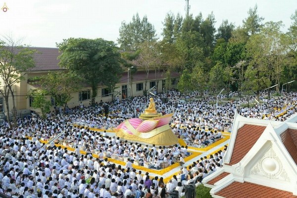 Thái Lan: Chùm ảnh diễu hành quanh Phố phường dịp kỷ niệm ngày Phật Thành đạo