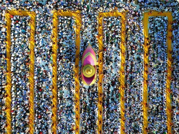 Thái Lan: Hình ảnh Tu viện Wat Phra Dhammakaya tổ chức cuộc Hành hương vì hòa bình