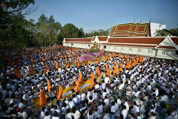 Thái Lan: Chùm ảnh diễu hành quanh Phố phường dịp kỷ niệm ngày Phật Thành đạo