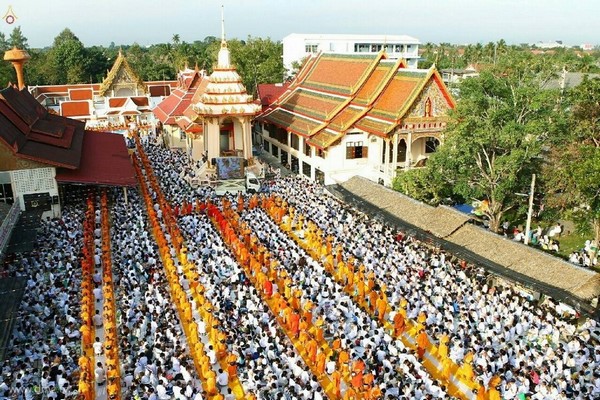 Thái Lan: Chùm ảnh diễu hành quanh Phố phường dịp kỷ niệm ngày Phật Thành đạo