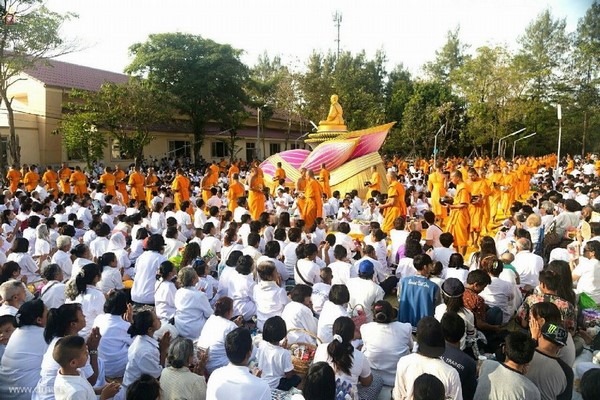Thái Lan: Chùm ảnh diễu hành quanh Phố phường dịp kỷ niệm ngày Phật Thành đạo