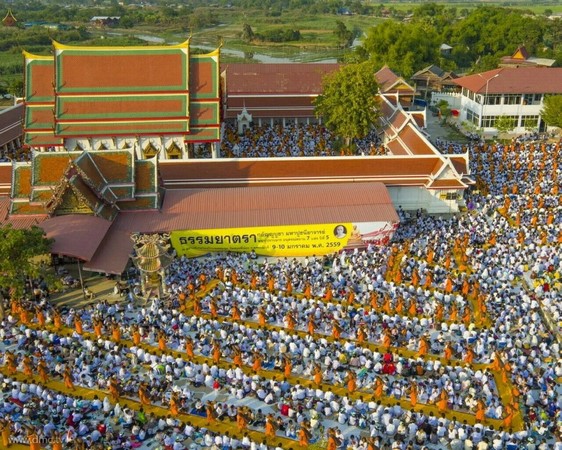 Thái Lan: Hình ảnh Tu viện Wat Phra Dhammakaya tổ chức cuộc Hành hương vì hòa bình