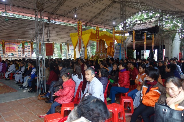 Quỹ Đạo Phật Ngày Nay: Trao tặng quà cho học sinh nghèo tại Hà Tĩnh