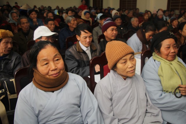 TT.Thích Thanh Định trao quà Tết tới người nghèo, bệnh nhân phong