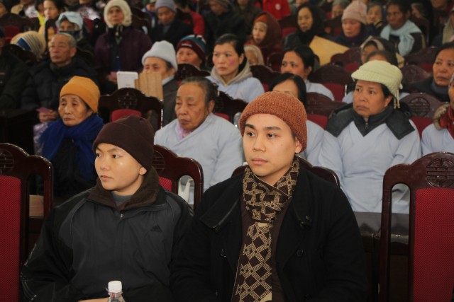 TT.Thích Thanh Định trao quà Tết tới người nghèo, bệnh nhân phong