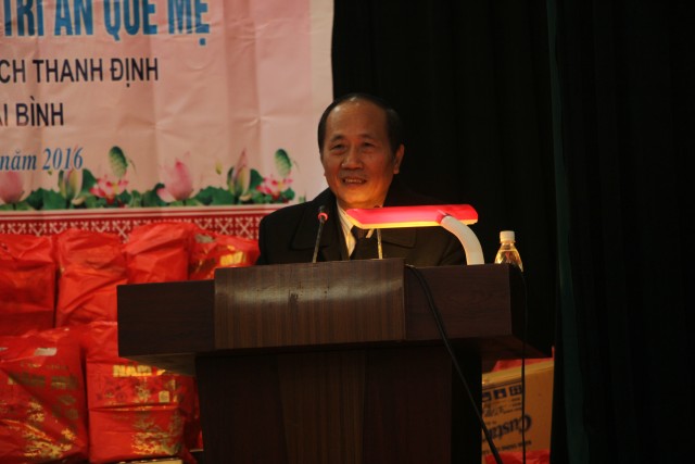 TT.Thích Thanh Định trao quà Tết tới người nghèo, bệnh nhân phong