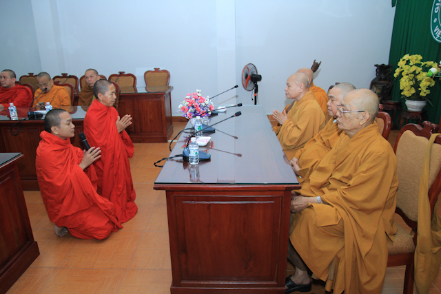 Chùa Đại Lộc - Ấn Độ cúng dường tôn tượng Phật Bổn Sư đến Văn Phòng 2 Trung Ương