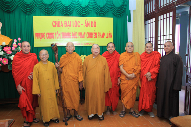Chùa Đại Lộc - Ấn Độ cúng dường tôn tượng Phật Bổn Sư đến Văn Phòng 2 Trung Ương