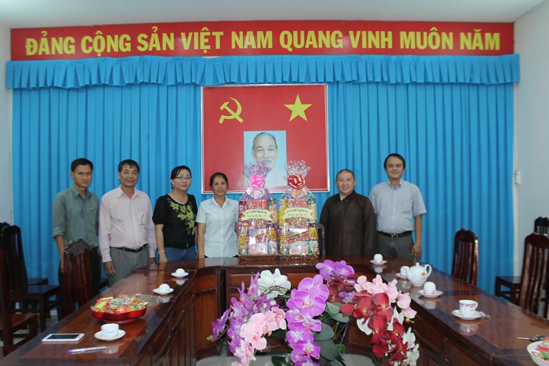 Phật Giáo Sa Đéc: Chúc Tết Lãnh Đạo Thành Phố