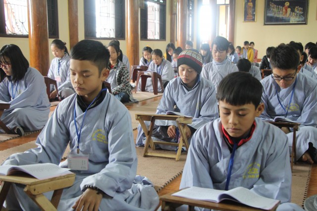 Thái Bình: Các bạn trẻ về dự khóa tu tất niên tại chùa Từ Xuyên