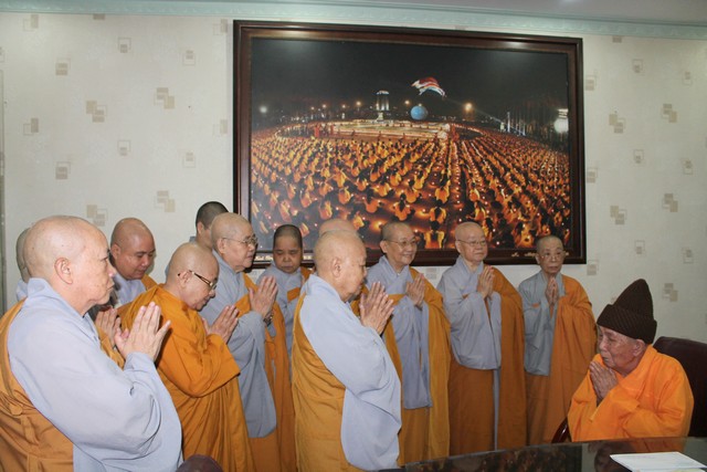 Phân ban Ni giới T.Ư chúc tết lãnh đạo GHPGVN và các cấp chính quyền