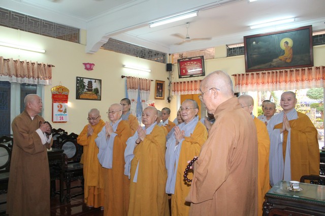 Phân ban Ni giới T.Ư chúc tết lãnh đạo GHPGVN và các cấp chính quyền