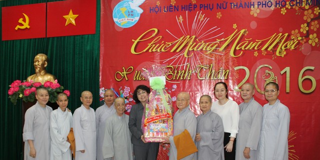 Phân ban Ni giới T.Ư chúc tết lãnh đạo GHPGVN và các cấp chính quyền