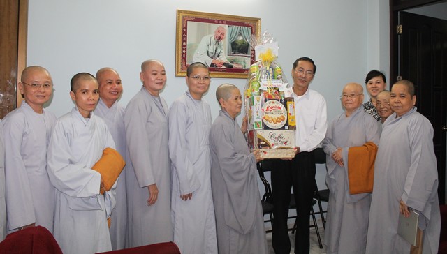 Phân ban Ni giới T.Ư chúc tết lãnh đạo GHPGVN và các cấp chính quyền