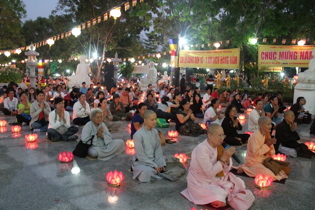 Đồng Nai: Cúng đèn rằm tháng giêng