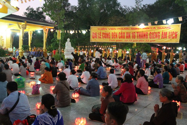 Đồng Nai: Cúng đèn rằm tháng giêng