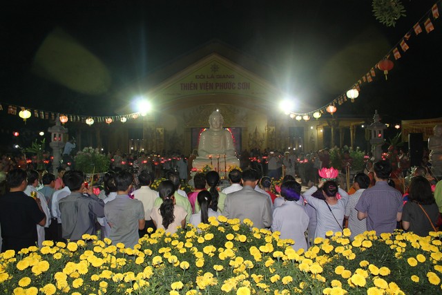 Đồng Nai: Cúng đèn rằm tháng giêng