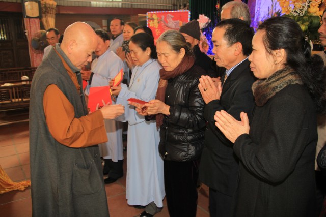 Thái Bình: Không khí đón Xuân tại chùa Từ Xuyên trong ngày Mồng Một Tết