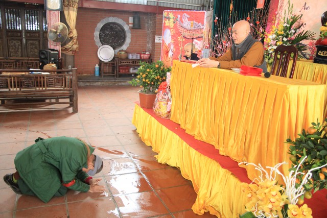 Thái Bình: Không khí đón Xuân tại chùa Từ Xuyên trong ngày Mồng Một Tết