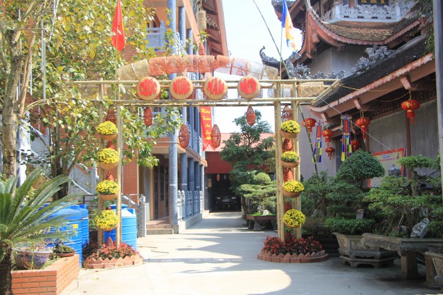 Thái Bình: Không khí đón Xuân tại chùa Từ Xuyên trong ngày Mồng Một Tết