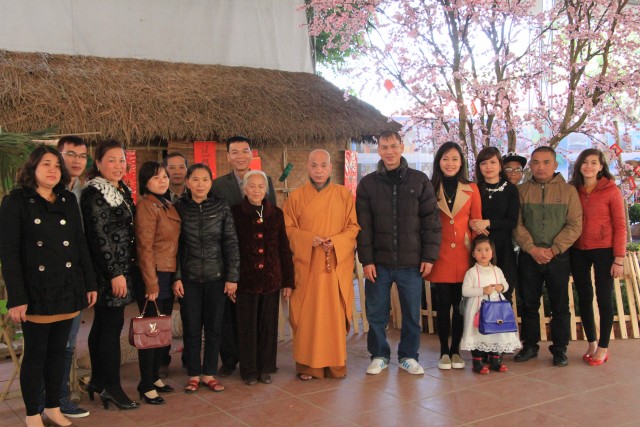 Thái Bình: Không khí đón Xuân tại chùa Từ Xuyên trong ngày Mồng Một Tết