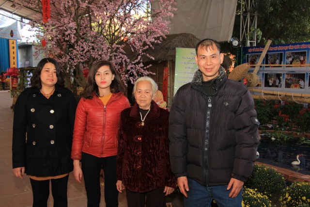 Thái Bình: Không khí đón Xuân tại chùa Từ Xuyên trong ngày Mồng Một Tết