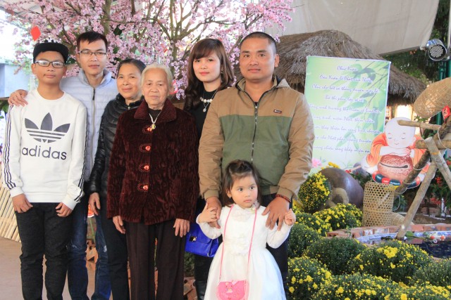 Thái Bình: Không khí đón Xuân tại chùa Từ Xuyên trong ngày Mồng Một Tết