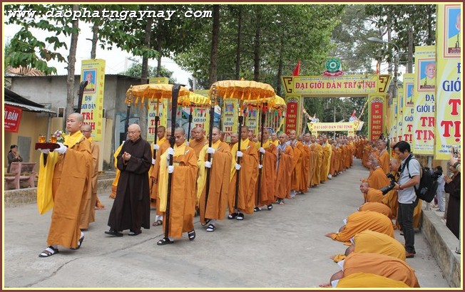 Bình Dương: Đại Giới Đàn Trí Tịnh - Ngày thứ 2 : Giới tử phát lồ sám hối và thọ giới