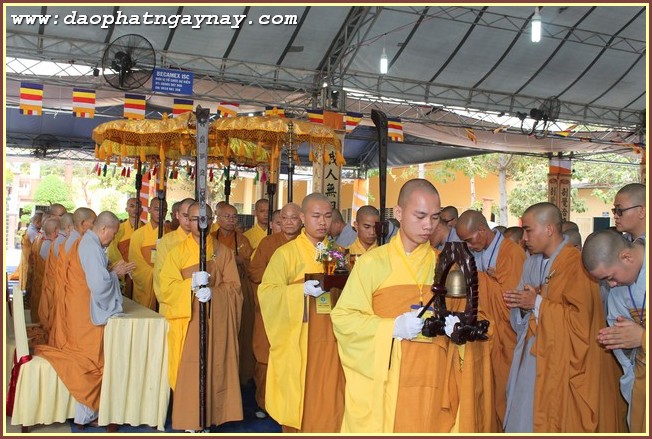 Bình Dương: Đại Giới Đàn Trí Tịnh - Ngày thứ 2 : Giới tử phát lồ sám hối và thọ giới