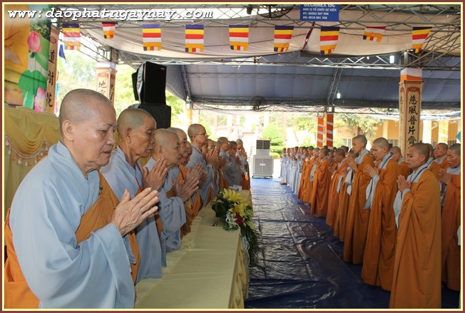 Bình Dương: Đại Giới Đàn Trí Tịnh - Ngày thứ 2 : Giới tử phát lồ sám hối và thọ giới