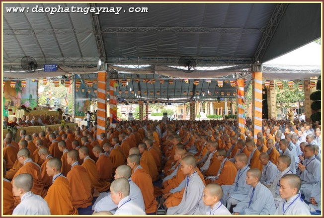 Bình Dương: Mong Tăng Ni giữ gìn Giới Luật và tu học tốt