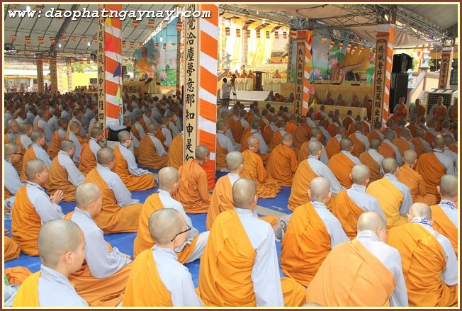 Bình Dương: Đại Giới Đàn Trí Tịnh - Ngày thứ 2 : Giới tử phát lồ sám hối và thọ giới