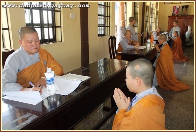 Bình Dương: Đại Giới Đàn Trí Tịnh - Ngày thứ 2 : Giới tử phát lồ sám hối và thọ giới