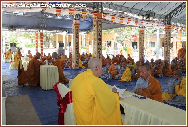 Bình Dương: Đại Giới Đàn Trí Tịnh - Ngày thứ 2 : Giới tử phát lồ sám hối và thọ giới