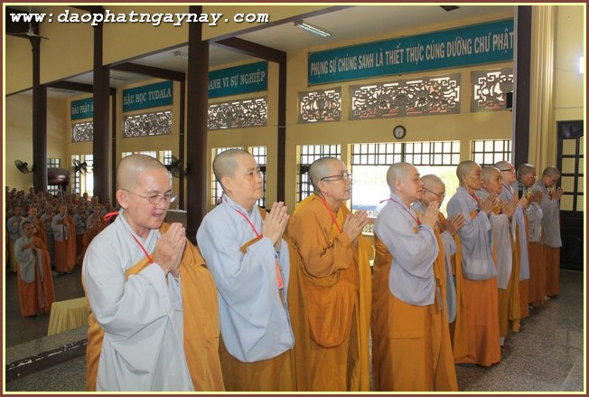 Bình Dương: Đại Giới Đàn Trí Tịnh - Ngày thứ 2 : Giới tử phát lồ sám hối và thọ giới