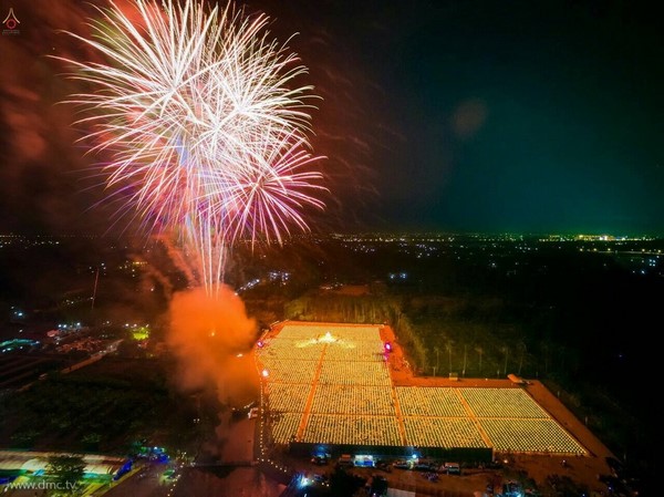 Thái Lan: Hình ảnh Tu viện Dhammakaya tổ chức cuộc Hành hương vì hòa bình (2)