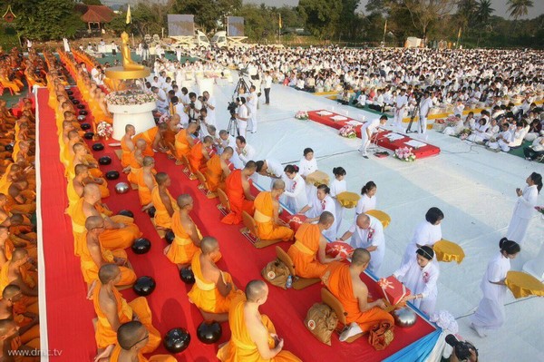Thái Lan: Hình ảnh Tu viện Dhammakaya tổ chức cuộc Hành hương vì hòa bình (2)