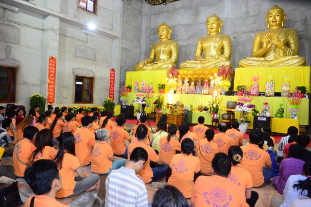 Quỹ Đạo Phật Ngày Nay: Di Lặc du xuân đến với người nghèo đêm giao thừa