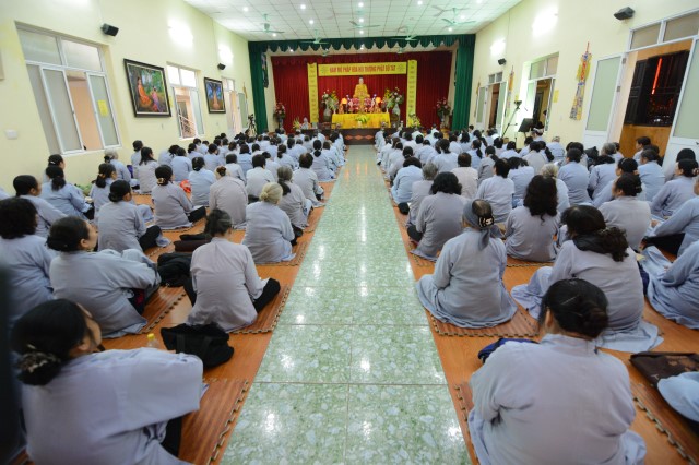 Hải Phòng: TT. Thích Nhật Từ thuyết giảng cho hơn 600 Phật tử tại chùa Hào Quang