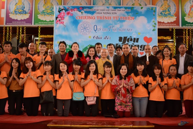 Quỹ Đạo Phật Ngày Nay: Trao tặng quà tết tại Hà Tĩnh và Thanh Hóa