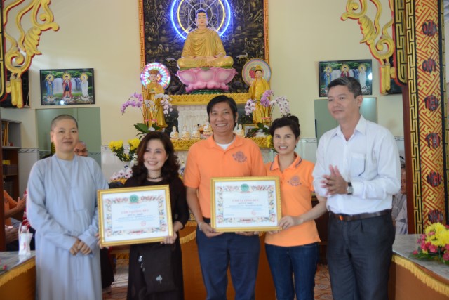 Quỹ Đạo Phật Ngày Nay: Khánh thành “Nhịp Cầu Yêu Thương 5” và trao tặng “Quà Tết Yêu Thương 2016” (C59)