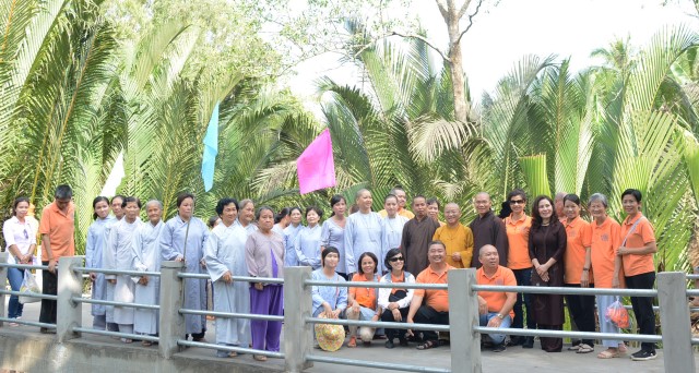 Quỹ Đạo Phật Ngày Nay: Khánh thành “Nhịp Cầu Yêu Thương 5” và trao tặng “Quà Tết Yêu Thương 2016” (C59)