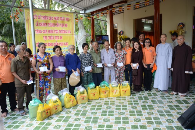 Quỹ Đạo Phật Ngày Nay: Khánh thành “Nhịp Cầu Yêu Thương 5” và trao tặng “Quà Tết Yêu Thương 2016” (C59)