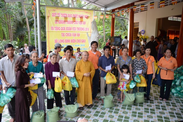 Quỹ Đạo Phật Ngày Nay: Khánh thành “Nhịp Cầu Yêu Thương 5” và trao tặng “Quà Tết Yêu Thương 2016” (C59)