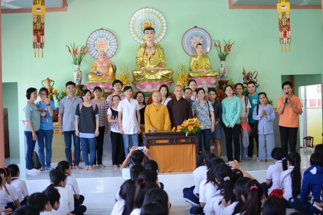 Quỹ Đạo Phật Ngày Nay: Khánh thành “Nhịp Cầu Yêu Thương 5” và trao tặng “Quà Tết Yêu Thương 2016” (C59)